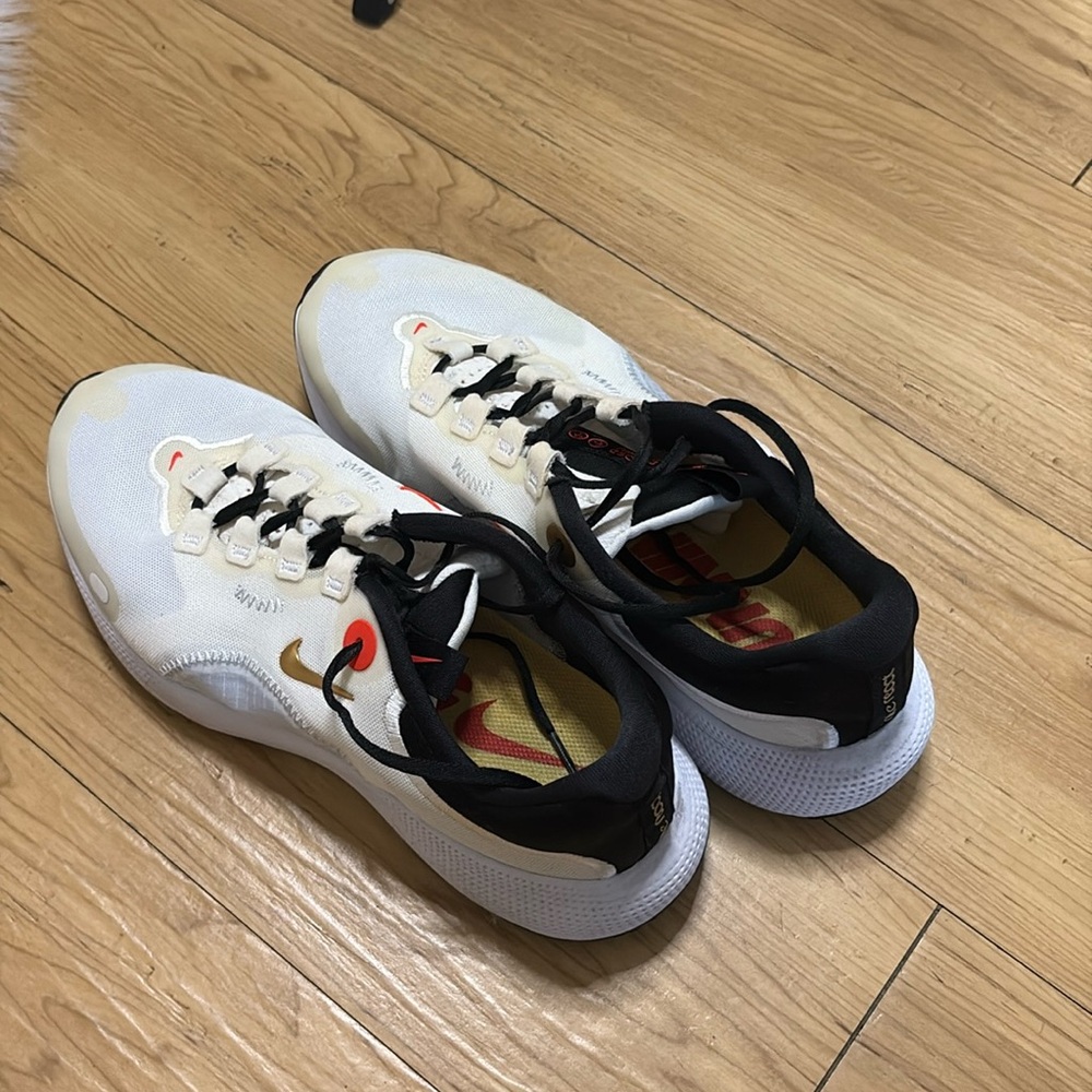 Like new Nike React running shoes